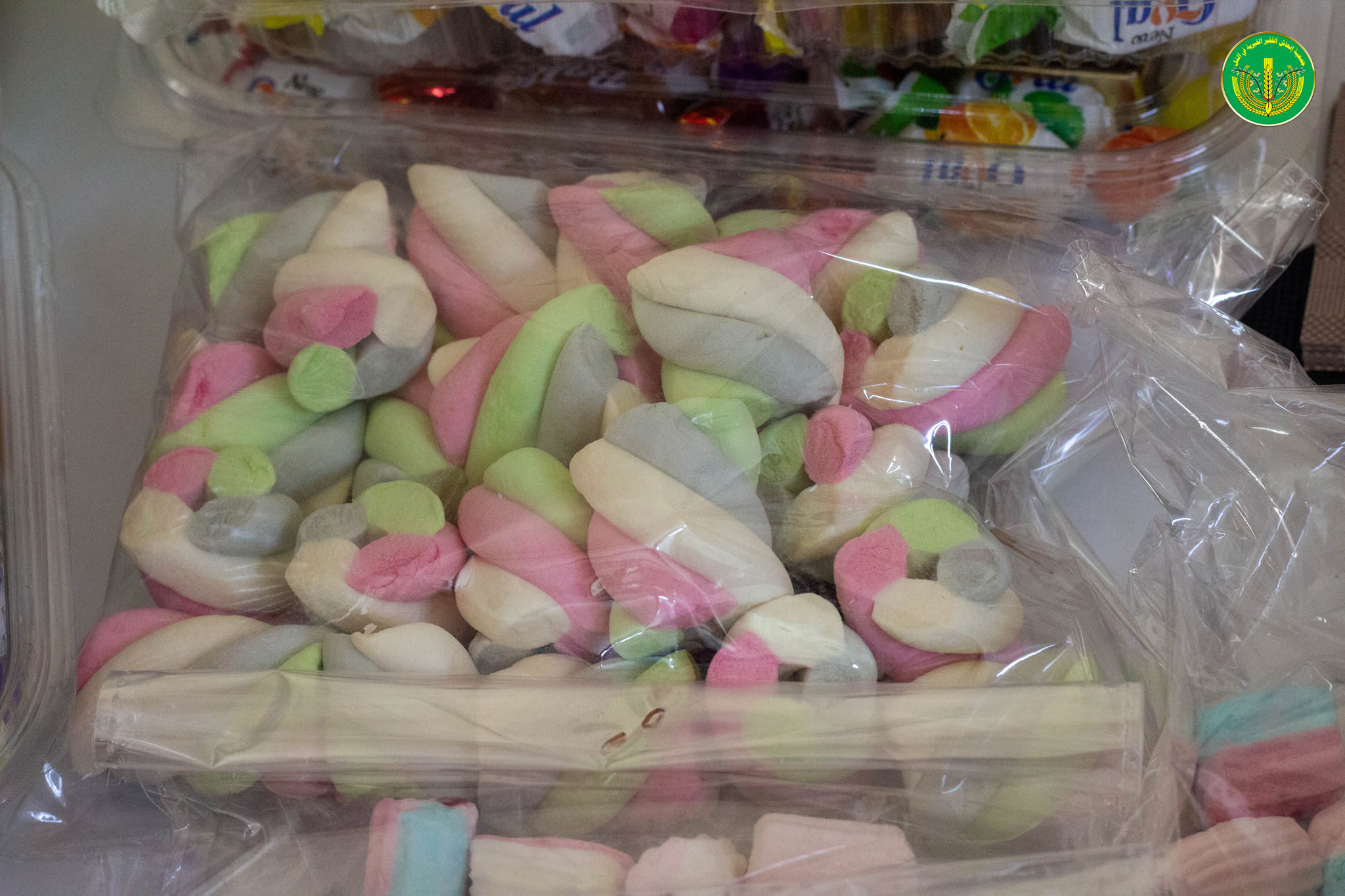 💚قام بعض الكفلاء الكرام بتوزيع الهدايا والعيديات على الأيتام